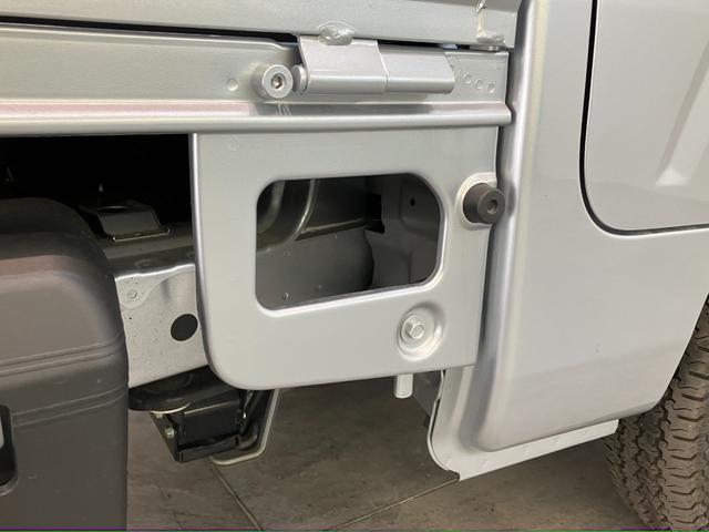 ハイゼットトラックEXT 4WD CVT 9インチディスプレイオーディオ衝突被害軽減ブレーキ コーナーセンサー パートタイム4WD デフロック 9インチディスプレイオーディオ Bluetooth USB バックカメラ 荷台作業灯 4枚リーフスプリング LED スマートキー(滋賀県)の中古車