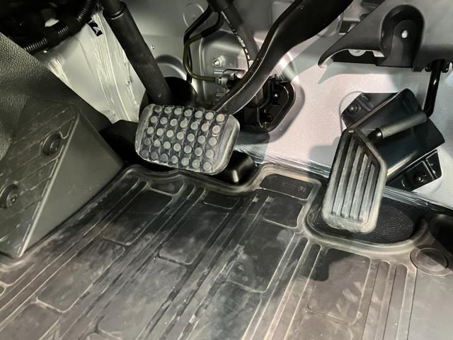 ハイゼットトラックEXT 4WD CVT 9インチディスプレイオーディオ衝突被害軽減ブレーキ コーナーセンサー パートタイム4WD デフロック 9インチディスプレイオーディオ Bluetooth USB バックカメラ 荷台作業灯 4枚リーフスプリング LED スマートキー(滋賀県)の中古車