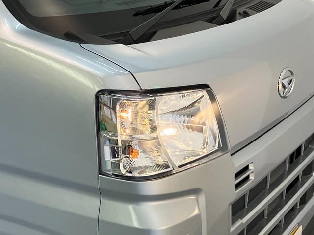 ハイゼットカーゴＤＸ　ＣＶＴ　キーレス　前席パワーウインドウ　届出済未使用車衝突被害軽減ブレーキ　スマアシ　コーナーセンサー　前席パワーウインドウ　ＡＭ／ＦＭステレオ　両側スライドドア　オートライト　マニュアルレベリング　キーレスエントリー　後部プライバシーガラス（滋賀県）の中古車