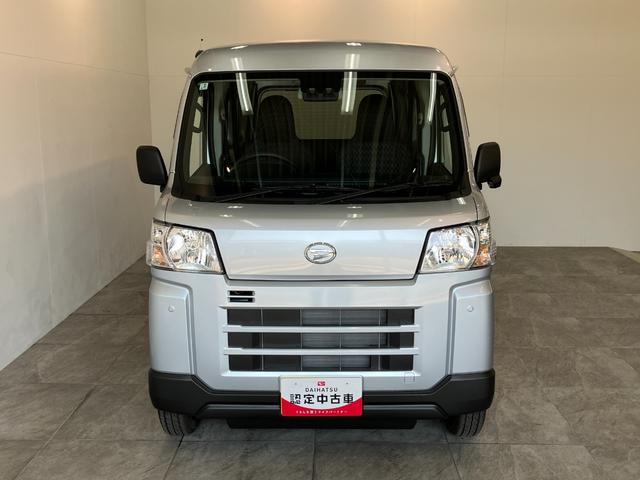 ハイゼットカーゴＤＸ　ＣＶＴ　キーレス　前席パワーウインドウ　届出済未使用車衝突被害軽減ブレーキ　スマアシ　コーナーセンサー　前席パワーウインドウ　ＡＭ／ＦＭステレオ　両側スライドドア　オートライト　マニュアルレベリング　キーレスエントリー　後部プライバシーガラス（滋賀県）の中古車