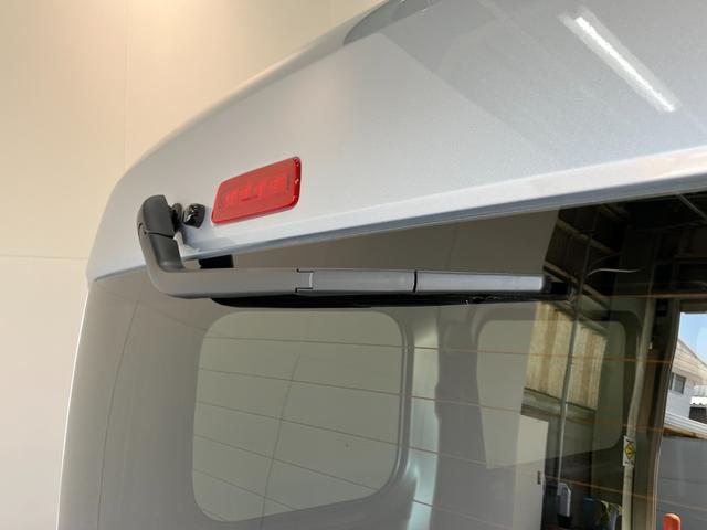ハイゼットカーゴＤＸ　ＣＶＴ　キーレス　前席パワーウインドウ　届出済未使用車衝突被害軽減ブレーキ　スマアシ　コーナーセンサー　前席パワーウインドウ　ＡＭ／ＦＭステレオ　両側スライドドア　オートライト　マニュアルレベリング　キーレスエントリー　後部プライバシーガラス（滋賀県）の中古車