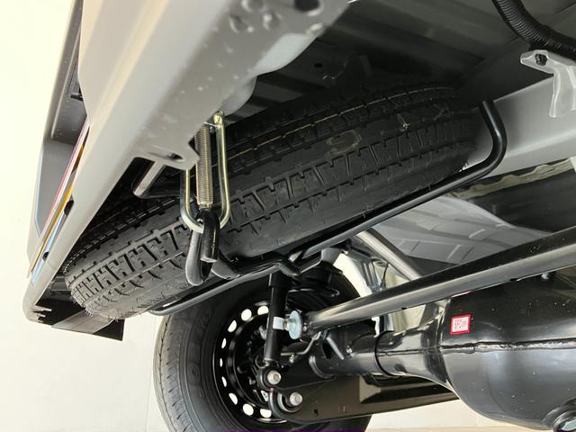 ハイゼットカーゴＤＸ　ＣＶＴ　キーレス　前席パワーウインドウ　届出済未使用車衝突被害軽減ブレーキ　スマアシ　コーナーセンサー　前席パワーウインドウ　ＡＭ／ＦＭステレオ　両側スライドドア　オートライト　マニュアルレベリング　キーレスエントリー　後部プライバシーガラス（滋賀県）の中古車