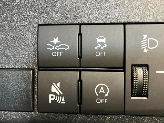 ハイゼットカーゴＤＸ　ＣＶＴ　キーレス　前席パワーウインドウ　届出済未使用車衝突被害軽減ブレーキ　スマアシ　コーナーセンサー　前席パワーウインドウ　ＡＭ／ＦＭステレオ　両側スライドドア　オートライト　マニュアルレベリング　キーレスエントリー　後部プライバシーガラス（滋賀県）の中古車