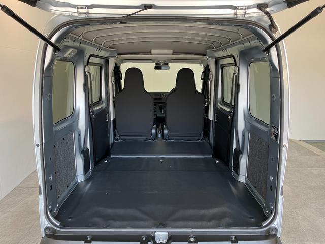 ハイゼットカーゴＤＸ　ＣＶＴ　キーレス　前席パワーウインドウ　届出済未使用車衝突被害軽減ブレーキ　スマアシ　コーナーセンサー　前席パワーウインドウ　ＡＭ／ＦＭステレオ　両側スライドドア　オートライト　マニュアルレベリング　キーレスエントリー　後部プライバシーガラス（滋賀県）の中古車