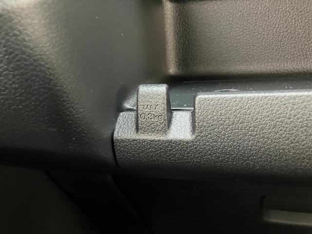 ハイゼットカーゴＤＸ　ＣＶＴ　キーレス　前席パワーウインドウ　届出済未使用車衝突被害軽減ブレーキ　スマアシ　コーナーセンサー　前席パワーウインドウ　ＡＭ／ＦＭステレオ　両側スライドドア　オートライト　マニュアルレベリング　キーレスエントリー　後部プライバシーガラス（滋賀県）の中古車