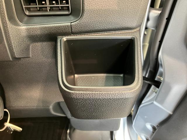 ハイゼットカーゴＤＸ　ＣＶＴ　キーレス　前席パワーウインドウ　届出済未使用車衝突被害軽減ブレーキ　スマアシ　コーナーセンサー　前席パワーウインドウ　ＡＭ／ＦＭステレオ　両側スライドドア　オートライト　マニュアルレベリング　キーレスエントリー　後部プライバシーガラス（滋賀県）の中古車