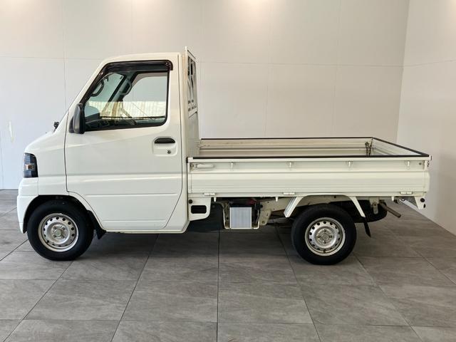 ＮＴ１００クリッパートラックＤＸ農繁仕様　４ＷＤ　Ｈｉ−Ｌｏ切替　５ＭＴ　荷台作業灯ＡＭ／ＦＭラジオ　エアコン　パワステ　荷台作業灯　マニュアルレベリング　４ＷＤ　Ｈｉ−Ｌｏ切り替え　５速マニュアルミッション車　荷台マット　ゲートプロテクター　ガードフレームプロテクター（滋賀県）の中古車