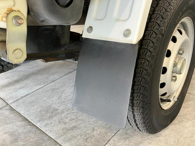 ＮＴ１００クリッパートラックＤＸ農繁仕様　４ＷＤ　Ｈｉ−Ｌｏ切替　５ＭＴ　荷台作業灯ＡＭ／ＦＭラジオ　エアコン　パワステ　荷台作業灯　マニュアルレベリング　４ＷＤ　Ｈｉ−Ｌｏ切り替え　５速マニュアルミッション車　荷台マット　ゲートプロテクター　ガードフレームプロテクター（滋賀県）の中古車