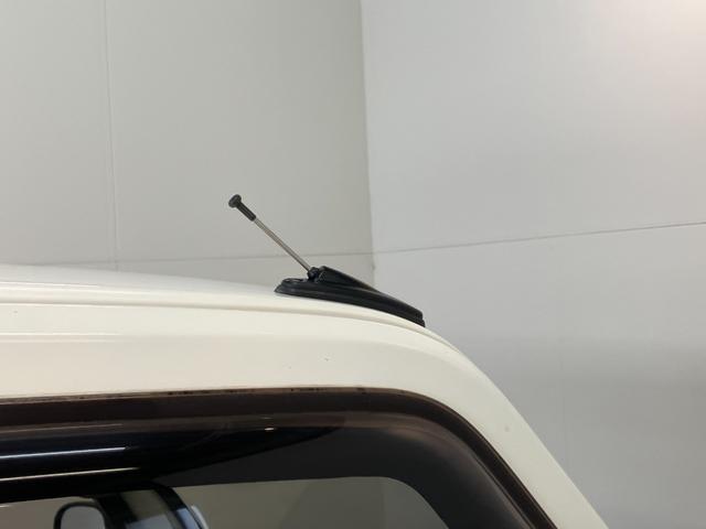ＮＴ１００クリッパートラックＤＸ農繁仕様　４ＷＤ　Ｈｉ−Ｌｏ切替　５ＭＴ　荷台作業灯ＡＭ／ＦＭラジオ　エアコン　パワステ　荷台作業灯　マニュアルレベリング　４ＷＤ　Ｈｉ−Ｌｏ切り替え　５速マニュアルミッション車　荷台マット　ゲートプロテクター　ガードフレームプロテクター（滋賀県）の中古車
