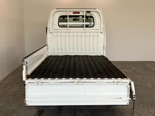 ＮＴ１００クリッパートラックＤＸ農繁仕様　４ＷＤ　Ｈｉ−Ｌｏ切替　５ＭＴ　荷台作業灯ＡＭ／ＦＭラジオ　エアコン　パワステ　荷台作業灯　マニュアルレベリング　４ＷＤ　Ｈｉ−Ｌｏ切り替え　５速マニュアルミッション車　荷台マット　ゲートプロテクター　ガードフレームプロテクター（滋賀県）の中古車