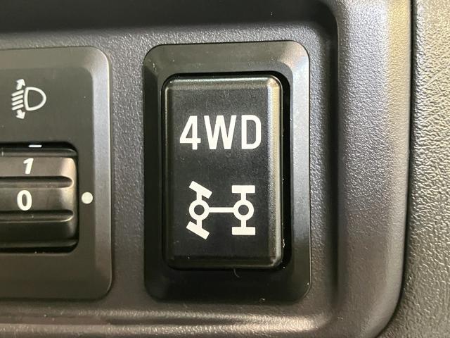 ＮＴ１００クリッパートラックＤＸ農繁仕様　４ＷＤ　Ｈｉ−Ｌｏ切替　５ＭＴ　荷台作業灯ＡＭ／ＦＭラジオ　エアコン　パワステ　荷台作業灯　マニュアルレベリング　４ＷＤ　Ｈｉ−Ｌｏ切り替え　５速マニュアルミッション車　荷台マット　ゲートプロテクター　ガードフレームプロテクター（滋賀県）の中古車