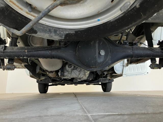 ＮＴ１００クリッパートラックＤＸ農繁仕様　４ＷＤ　Ｈｉ−Ｌｏ切替　５ＭＴ　荷台作業灯ＡＭ／ＦＭラジオ　エアコン　パワステ　荷台作業灯　マニュアルレベリング　４ＷＤ　Ｈｉ−Ｌｏ切り替え　５速マニュアルミッション車　荷台マット　ゲートプロテクター　ガードフレームプロテクター（滋賀県）の中古車