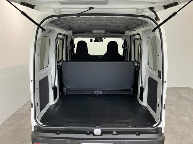 ハイゼットカーゴＤＸ　４ＷＤ　ＣＶＴ　コーナーセンサー　ドラレコ　ＥＴＣ衝突被害軽減ブレーキ　スマアシ　コーナーセンサー　前席パワーウインドウ　ＡＭ／ＦＭステレオ　ドラレコ　ＥＴＣ　両側スライドドア　パートタイム４ＷＤ　オートライト　マニュアルレベリング　キーレス（滋賀県）の中古車