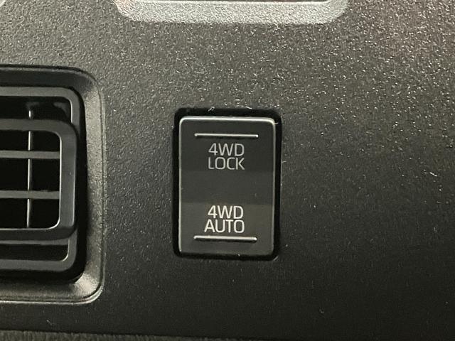 ハイゼットカーゴＤＸ　４ＷＤ　ＣＶＴ　コーナーセンサー　ドラレコ　ＥＴＣ衝突被害軽減ブレーキ　スマアシ　コーナーセンサー　前席パワーウインドウ　ＡＭ／ＦＭステレオ　ドラレコ　ＥＴＣ　両側スライドドア　パートタイム４ＷＤ　オートライト　マニュアルレベリング　キーレス（滋賀県）の中古車