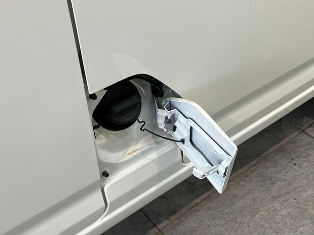 ハイゼットカーゴＤＸ　４ＷＤ　ＣＶＴ　コーナーセンサー　ドラレコ　ＥＴＣ衝突被害軽減ブレーキ　スマアシ　コーナーセンサー　前席パワーウインドウ　ＡＭ／ＦＭステレオ　ドラレコ　ＥＴＣ　両側スライドドア　パートタイム４ＷＤ　オートライト　マニュアルレベリング　キーレス（滋賀県）の中古車