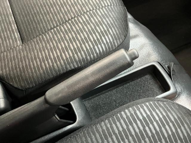 ハイゼットカーゴＤＸ　４ＷＤ　ＣＶＴ　コーナーセンサー　ドラレコ　ＥＴＣ衝突被害軽減ブレーキ　スマアシ　コーナーセンサー　前席パワーウインドウ　ＡＭ／ＦＭステレオ　ドラレコ　ＥＴＣ　両側スライドドア　パートタイム４ＷＤ　オートライト　マニュアルレベリング　キーレス（滋賀県）の中古車