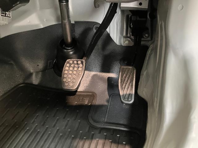 ハイゼットカーゴＤＸ　４ＷＤ　ＣＶＴ　コーナーセンサー　ドラレコ　ＥＴＣ衝突被害軽減ブレーキ　スマアシ　コーナーセンサー　前席パワーウインドウ　ＡＭ／ＦＭステレオ　ドラレコ　ＥＴＣ　両側スライドドア　パートタイム４ＷＤ　オートライト　マニュアルレベリング　キーレス（滋賀県）の中古車