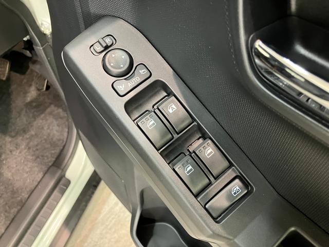 タフトＧダーククロムベンチャー　１０型ナビ　届出済未使用車衝突被害軽減ブレーキ　コーナーセンサー　１０型フルセグナビ　ＤＶＤ再生　Ｂｌｕｅｔｏｏｔｈ　ＵＳＢ　パノラマカメラ　前後ドラレコ　前席シートヒーター　ＬＥＤ　オートライト　レーダークルーズコントロール（滋賀県）の中古車