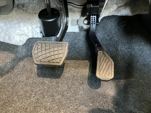 ムーヴキャンバスストライプスＧ　１０型ナビ　前後ドラレコ　届出済未使用車衝突被害軽減ブレーキ　コーナーセンサー　フルセグナビ　ＤＶＤ再生　Ｂｌｕｅｔｏｏｔｈ　ＵＳＢ　バックカメラ　前後ドラレコ　両側電動スライドドア　ＬＥＤ　オートライト　オートエアコン　前席シートヒーター（滋賀県）の中古車