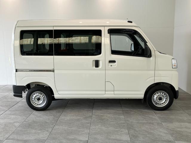 ハイゼットカーゴＤＸ　４ＷＤ　ＣＶＴ車　コーナーセンサー　ＥＴＣ　キーレス衝突被害軽減ブレーキ　コーナーセンサー　前席パワーウインドウ　ＡＭ／ＦＭステレオ　ＥＴＣ車載器　両側スライドドア　パートタイム４ＷＤ　オートライト　マニュアルレベリング　キーレス　プライバシーガラス（滋賀県）の中古車