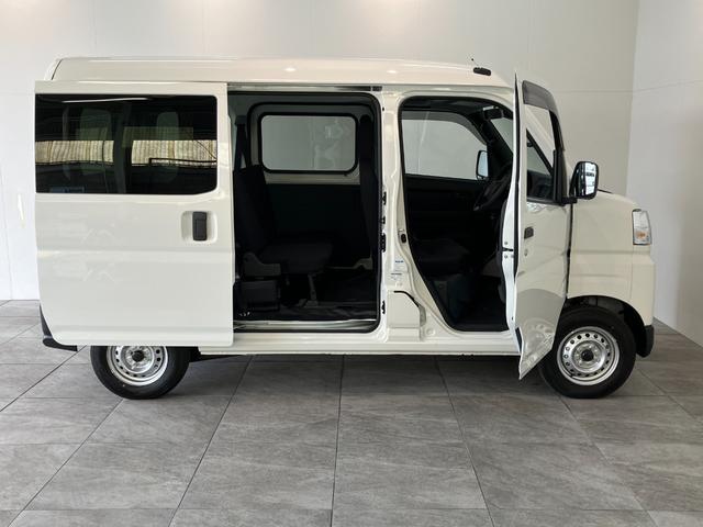 ハイゼットカーゴＤＸ　４ＷＤ　ＣＶＴ車　コーナーセンサー　ＥＴＣ　キーレス衝突被害軽減ブレーキ　コーナーセンサー　前席パワーウインドウ　ＡＭ／ＦＭステレオ　ＥＴＣ車載器　両側スライドドア　パートタイム４ＷＤ　オートライト　マニュアルレベリング　キーレス　プライバシーガラス（滋賀県）の中古車