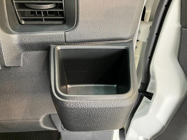 ハイゼットカーゴＤＸ　４ＷＤ　ＣＶＴ車　コーナーセンサー　ＥＴＣ　キーレス衝突被害軽減ブレーキ　コーナーセンサー　前席パワーウインドウ　ＡＭ／ＦＭステレオ　ＥＴＣ車載器　両側スライドドア　パートタイム４ＷＤ　オートライト　マニュアルレベリング　キーレス　プライバシーガラス（滋賀県）の中古車