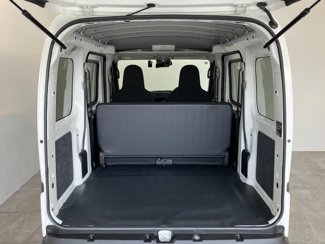 ハイゼットカーゴＤＸ　４ＷＤ　ＣＶＴ　コーナーセンサー　ドラレコ　キーレス衝突被害軽減ブレーキ　コーナーセンサー　前席パワーウインドウ　ＡＭ／ＦＭステレオ　ドラレコ　両側スライドドア　パートタイム４ＷＤ　オートライト　マニュアルレベリング　キーレスエントリー　エコアイドル（滋賀県）の中古車