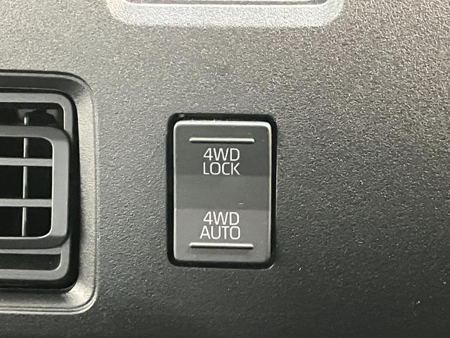 ハイゼットカーゴＤＸ　４ＷＤ　ＣＶＴ　コーナーセンサー　ドラレコ　キーレス衝突被害軽減ブレーキ　コーナーセンサー　前席パワーウインドウ　ＡＭ／ＦＭステレオ　ドラレコ　両側スライドドア　パートタイム４ＷＤ　オートライト　マニュアルレベリング　キーレスエントリー　エコアイドル（滋賀県）の中古車