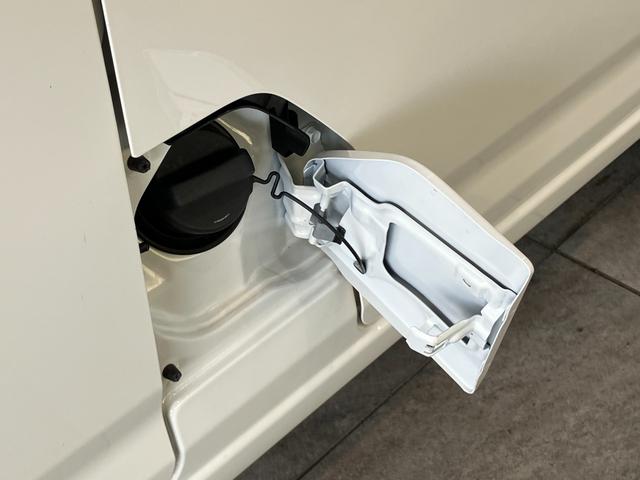 ハイゼットカーゴＤＸ　４ＷＤ　ＣＶＴ　コーナーセンサー　ドラレコ　キーレス衝突被害軽減ブレーキ　コーナーセンサー　前席パワーウインドウ　ＡＭ／ＦＭステレオ　ドラレコ　両側スライドドア　パートタイム４ＷＤ　オートライト　マニュアルレベリング　キーレスエントリー　エコアイドル（滋賀県）の中古車