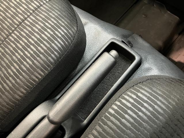 ハイゼットカーゴＤＸ　４ＷＤ　ＣＶＴ　コーナーセンサー　ドラレコ　キーレス衝突被害軽減ブレーキ　コーナーセンサー　前席パワーウインドウ　ＡＭ／ＦＭステレオ　ドラレコ　両側スライドドア　パートタイム４ＷＤ　オートライト　マニュアルレベリング　キーレスエントリー　エコアイドル（滋賀県）の中古車