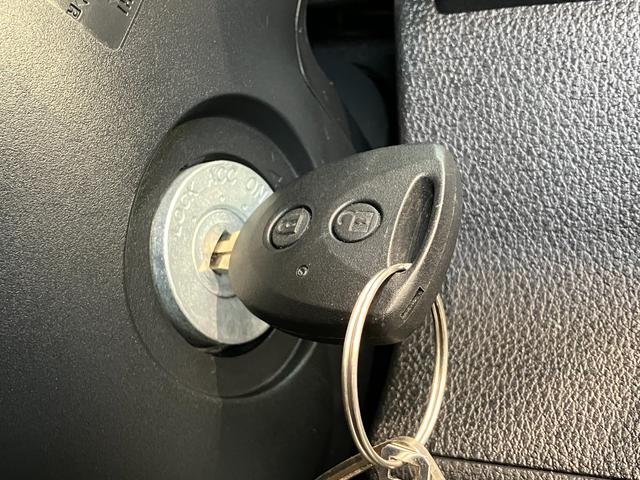 ハイゼットカーゴＤＸ　４ＷＤ　ＣＶＴ車　ドラレコ　キーレス　コーナーセンサー衝突被害軽減ブレーキ　スマアシ　パートタイム４ＷＤ　コーナーセンサー　前席パワーウインドウ　ＡＭ／ＦＭステレオ　ドラレコ　両側スライドドア　オートライト　マニュアルレベリング（滋賀県）の中古車