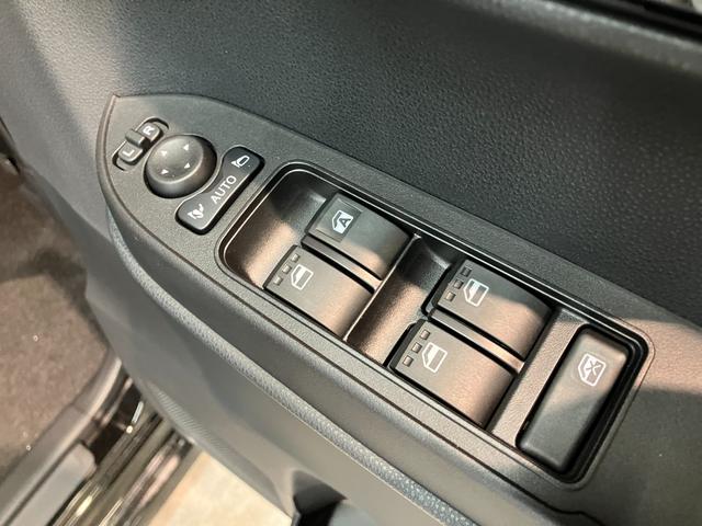 タントカスタムX 10型ナビ Bカメラ ドラレコ 届出済未使用車衝突被害軽減ブレーキ コーナーセンサー 10インチフルセグナビ Bluetooth DVD再生 USB バックカメラ 前後ドラレコ 両側電動スライドドア 前席シートヒーター LED オートエアコン(滋賀県)の中古車