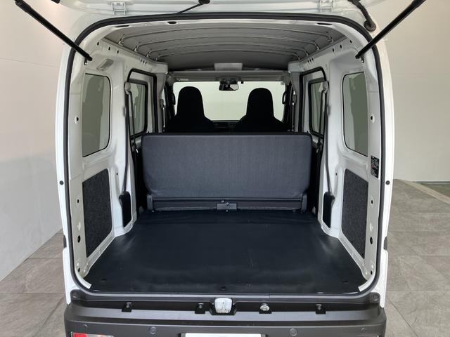 ハイゼットカーゴＤＸ　４ＷＤ　ＣＶＴ　コーナーセンサー　ＥＴＣ　キーレス衝突被害軽減ブレーキ　スマアシ　パートタイム４ＷＤ　コーナーセンサー　前席パワーウインドウ　ＡＭ／ＦＭステレオ　ＥＴＣ　両側スライドドア　オートライト　マニュアルレベリング（滋賀県）の中古車