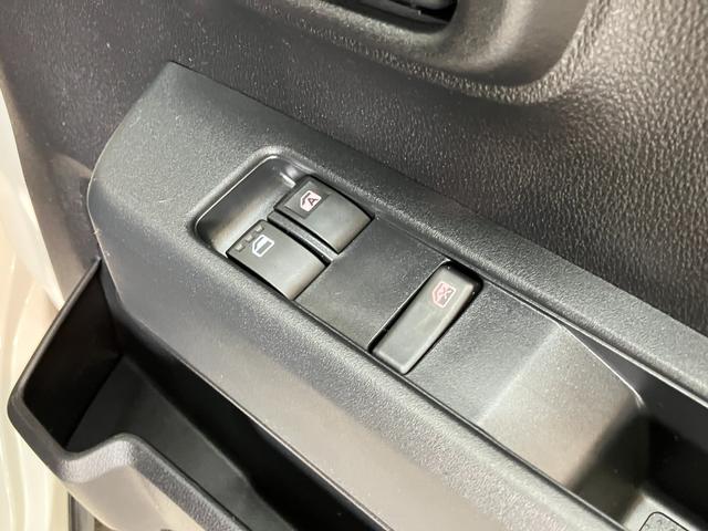 ハイゼットカーゴＤＸ　４ＷＤ　ＣＶＴ　コーナーセンサー　ＥＴＣ　キーレス衝突被害軽減ブレーキ　スマアシ　パートタイム４ＷＤ　コーナーセンサー　前席パワーウインドウ　ＡＭ／ＦＭステレオ　ＥＴＣ　両側スライドドア　オートライト　マニュアルレベリング（滋賀県）の中古車