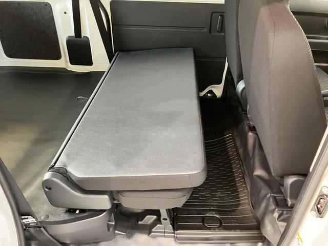 ハイゼットカーゴＤＸ　４ＷＤ　ＣＶＴ　コーナーセンサー　ＥＴＣ　キーレス衝突被害軽減ブレーキ　スマアシ　パートタイム４ＷＤ　コーナーセンサー　前席パワーウインドウ　ＡＭ／ＦＭステレオ　ＥＴＣ　両側スライドドア　オートライト　マニュアルレベリング（滋賀県）の中古車