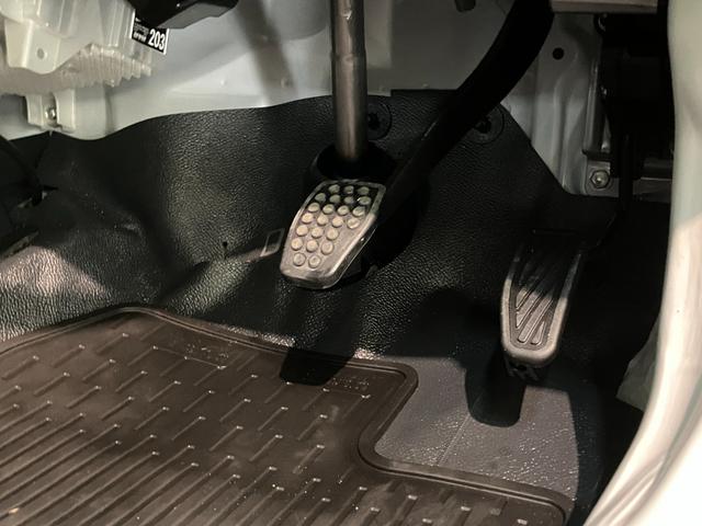 ハイゼットカーゴＤＸ　４ＷＤ　ＣＶＴ　コーナーセンサー　ＥＴＣ　キーレス衝突被害軽減ブレーキ　スマアシ　パートタイム４ＷＤ　コーナーセンサー　前席パワーウインドウ　ＡＭ／ＦＭステレオ　ＥＴＣ　両側スライドドア　オートライト　マニュアルレベリング（滋賀県）の中古車