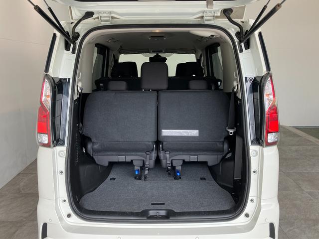 セレナハイウェイスターＶセレクション２　９型ナビ　プロパイロット衝突被害軽減ブレーキ　プロパイロット　９型フルセグナビ　ＤＶＤ　Ｂｌｕｅｔｏｏｔｈ　ＵＳＢ　パノラマカメラ　ドラレコ　ＥＴＣ　駐車支援システム　インテリジェントルームミラー　両側電動スライドドア（滋賀県）の中古車