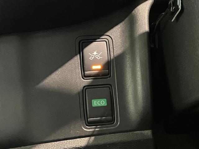 セレナハイウェイスターＶセレクション２　９型ナビ　プロパイロット衝突被害軽減ブレーキ　プロパイロット　９型フルセグナビ　ＤＶＤ　Ｂｌｕｅｔｏｏｔｈ　ＵＳＢ　パノラマカメラ　ドラレコ　ＥＴＣ　駐車支援システム　インテリジェントルームミラー　両側電動スライドドア（滋賀県）の中古車