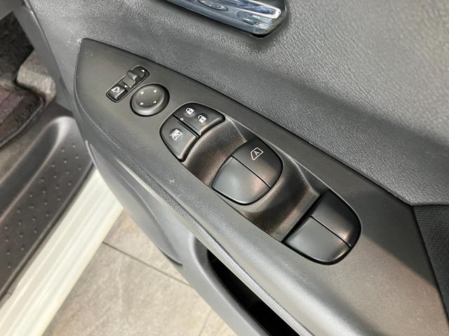 セレナハイウェイスターＶセレクション２　９型ナビ　プロパイロット衝突被害軽減ブレーキ　プロパイロット　９型フルセグナビ　ＤＶＤ　Ｂｌｕｅｔｏｏｔｈ　ＵＳＢ　パノラマカメラ　ドラレコ　ＥＴＣ　駐車支援システム　インテリジェントルームミラー　両側電動スライドドア（滋賀県）の中古車