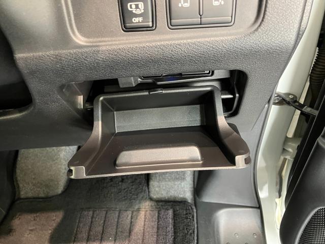 セレナハイウェイスターＶセレクション２　９型ナビ　プロパイロット衝突被害軽減ブレーキ　プロパイロット　９型フルセグナビ　ＤＶＤ　Ｂｌｕｅｔｏｏｔｈ　ＵＳＢ　パノラマカメラ　ドラレコ　ＥＴＣ　駐車支援システム　インテリジェントルームミラー　両側電動スライドドア（滋賀県）の中古車