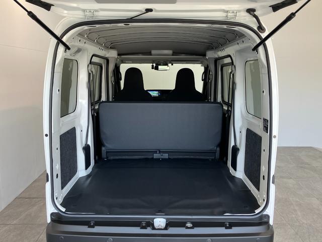 ハイゼットカーゴＤＸ　４ＷＤ　フルセグナビ　ドラレコ　ＬＥＤ　キーレス衝突被害軽減ブレーキ　スマアシ　コーナーセンサー　キーレス　前席パワーウインドウ　フルセグナビ　ＤＶＤ再生　Ｂｌｕｅｔｏｏｔｈ　ＵＳＢ　ドラレコ　ＥＴＣ　ＬＥＤ　オートライト　パートタイム４ＷＤ（滋賀県）の中古車