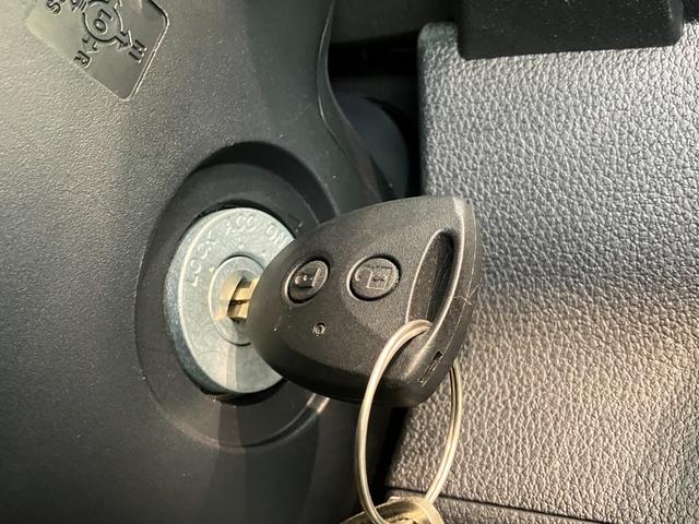 ハイゼットカーゴＤＸ　４ＷＤ　フルセグナビ　ドラレコ　ＬＥＤ　キーレス衝突被害軽減ブレーキ　スマアシ　コーナーセンサー　キーレス　前席パワーウインドウ　フルセグナビ　ＤＶＤ再生　Ｂｌｕｅｔｏｏｔｈ　ＵＳＢ　ドラレコ　ＥＴＣ　ＬＥＤ　オートライト　パートタイム４ＷＤ（滋賀県）の中古車