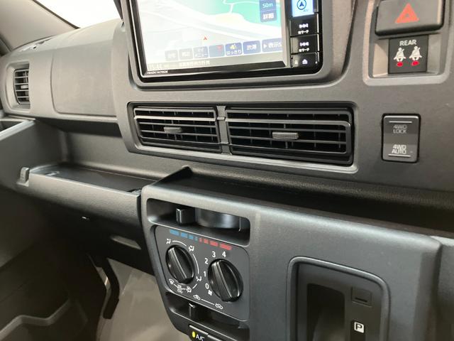 ハイゼットカーゴＤＸ　４ＷＤ　フルセグナビ　ドラレコ　ＬＥＤ　キーレス衝突被害軽減ブレーキ　スマアシ　コーナーセンサー　キーレス　前席パワーウインドウ　フルセグナビ　ＤＶＤ再生　Ｂｌｕｅｔｏｏｔｈ　ＵＳＢ　ドラレコ　ＥＴＣ　ＬＥＤ　オートライト　パートタイム４ＷＤ（滋賀県）の中古車