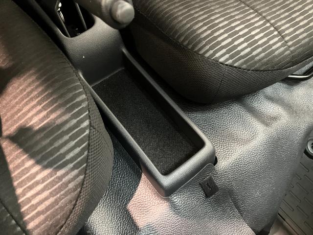 ハイゼットカーゴＤＸ　４ＷＤ　フルセグナビ　ドラレコ　ＬＥＤ　キーレス衝突被害軽減ブレーキ　スマアシ　コーナーセンサー　キーレス　前席パワーウインドウ　フルセグナビ　ＤＶＤ再生　Ｂｌｕｅｔｏｏｔｈ　ＵＳＢ　ドラレコ　ＥＴＣ　ＬＥＤ　オートライト　パートタイム４ＷＤ（滋賀県）の中古車