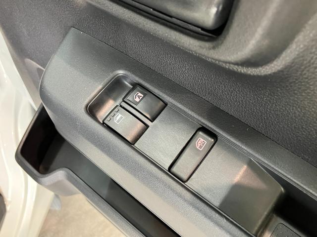 ハイゼットカーゴＤＸ　４ＷＤ　ＣＶＴ車　フルセグナビ　ドラレコ　キーレス衝突被害軽減ブレーキ　コーナーセンサー　フルセグナビ　ＤＶＤ再生　Ｂｌｕｅｔｏｏｔｈ　ドラレコ　ＥＴＣ　オートライト　キーレスエントリー　前席パワーウインドウ　エコアイドル　パートタイム４ＷＤ（滋賀県）の中古車