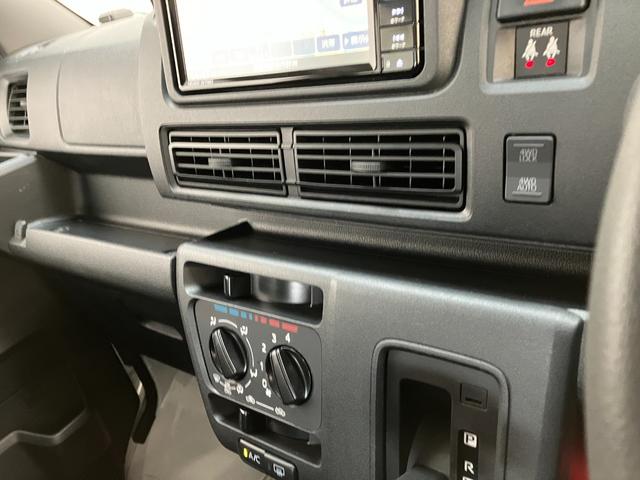 ハイゼットカーゴＤＸ　４ＷＤ　ＣＶＴ車　フルセグナビ　ドラレコ　キーレス衝突被害軽減ブレーキ　コーナーセンサー　フルセグナビ　ＤＶＤ再生　Ｂｌｕｅｔｏｏｔｈ　ドラレコ　ＥＴＣ　オートライト　キーレスエントリー　前席パワーウインドウ　エコアイドル　パートタイム４ＷＤ（滋賀県）の中古車