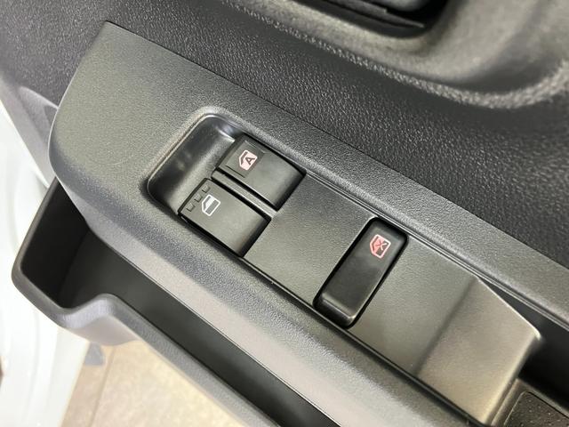 ハイゼットカーゴＤＸ　４ＷＤ　ＣＶＴ車　コーナーセンサー　キーレス　前席ＰＷ衝突被害軽減ブレーキ　スマアシ　パートタイム４ＷＤ　コーナーセンサー　前席パワーウインドウ　ＡＭ／ＦＭラジオ　両側スライドドア　オートライト　マニュアルレベリング　キーレスエントリー（滋賀県）の中古車