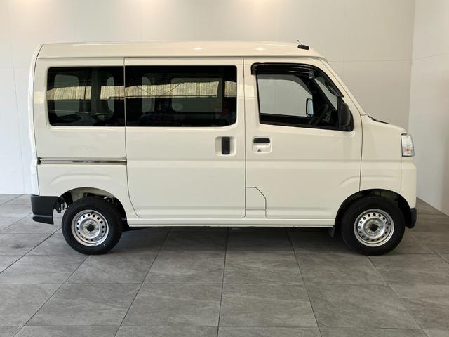 ハイゼットカーゴＤＸ　４ＷＤ　ＣＶＴ車　コーナーセンサー　キーレス　前席ＰＷ衝突被害軽減ブレーキ　スマアシ　パートタイム４ＷＤ　コーナーセンサー　前席パワーウインドウ　ＡＭ／ＦＭラジオ　両側スライドドア　オートライト　マニュアルレベリング　キーレスエントリー（滋賀県）の中古車