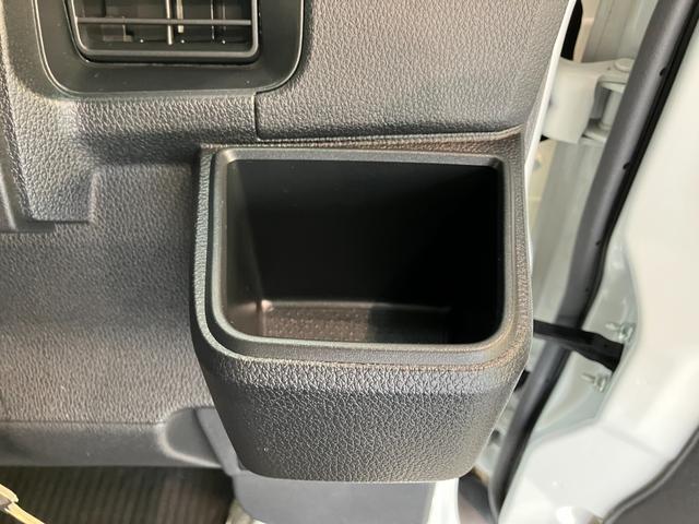ハイゼットカーゴＤＸ　４ＷＤ　ＣＶＴ車　コーナーセンサー　キーレス　前席ＰＷ衝突被害軽減ブレーキ　スマアシ　パートタイム４ＷＤ　コーナーセンサー　前席パワーウインドウ　ＡＭ／ＦＭラジオ　両側スライドドア　オートライト　マニュアルレベリング　キーレスエントリー（滋賀県）の中古車