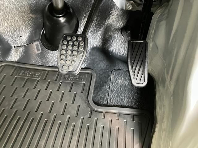 ハイゼットカーゴＤＸ　４ＷＤ　ＣＶＴ車　コーナーセンサー　キーレス　前席ＰＷ衝突被害軽減ブレーキ　スマアシ　パートタイム４ＷＤ　コーナーセンサー　前席パワーウインドウ　ＡＭ／ＦＭラジオ　両側スライドドア　オートライト　マニュアルレベリング　キーレスエントリー（滋賀県）の中古車